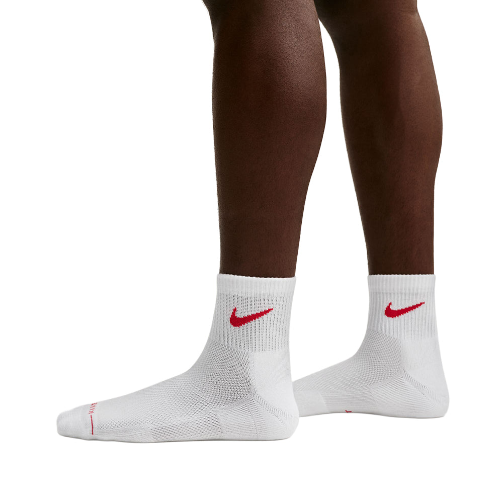 Nike Unisex 3Pk Ed Dri-FIT 1/4 Socks in Camo Color