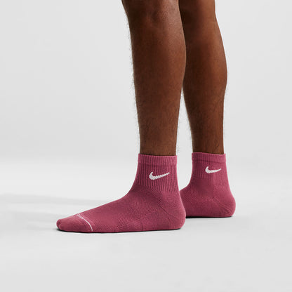 Nike Unisex 3Pk Ed Dri-FIT 1/4 Socks in Multi Color