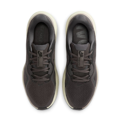 Nike Mens Structure 26 Running Shoes in Black Color