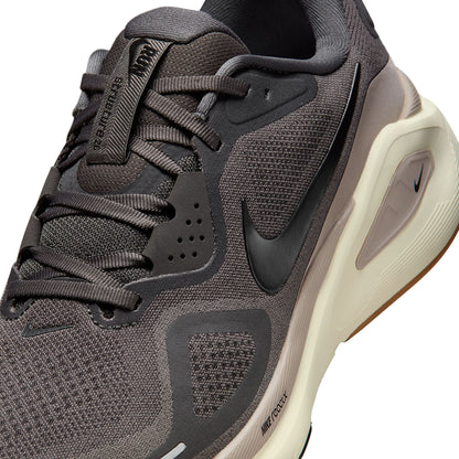 Nike Mens Structure 26 Running Shoes in Black Color