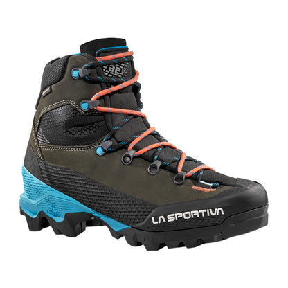 La Sportiva Womens Aequilibrium Lt GORE-Tex Boots in Black Color
