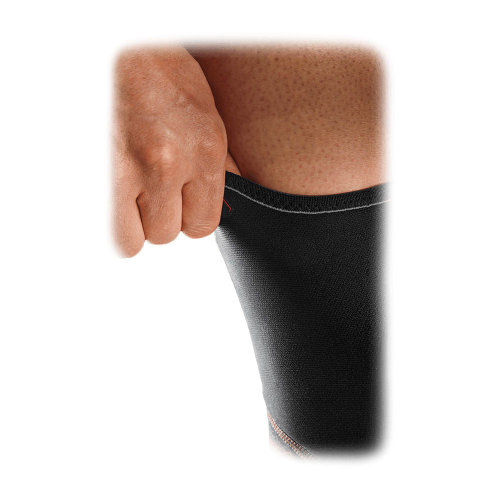 Mcdavid Closed Knee Sleeve Joint Braces in Black Color